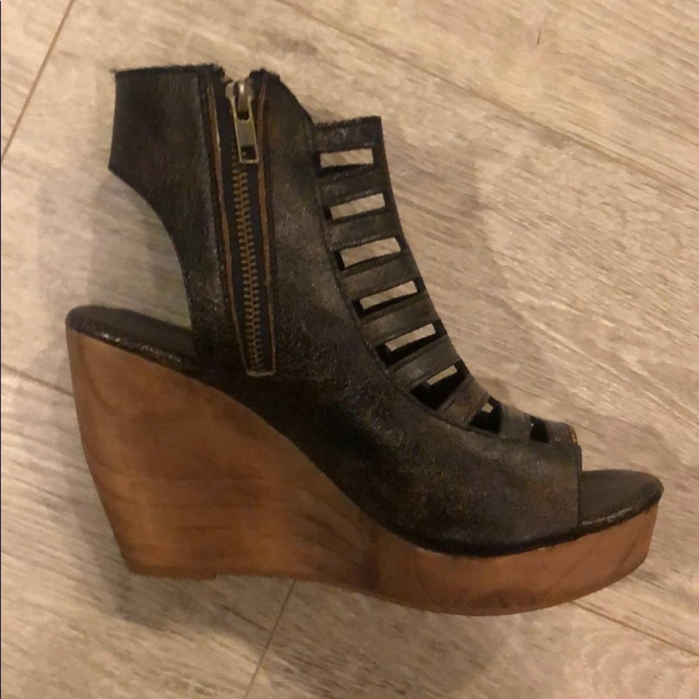 Very Volatile Wedges - Picture 4 of 4
